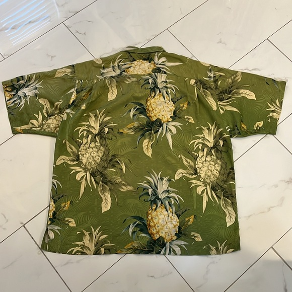 Tommy Bahama silk shirt - Picture 5 of 5
